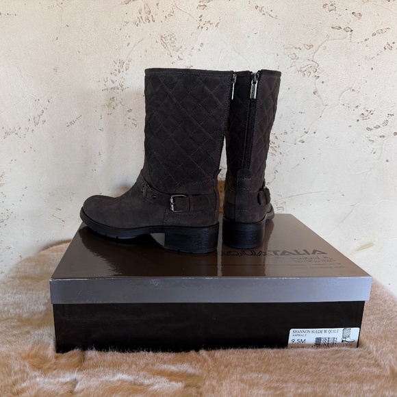 NWT Aquatalia "Shannon" Weatherproof Suede Quilted Boots - Asphalt Grey 9.5M NIB - Picture 8 of 9